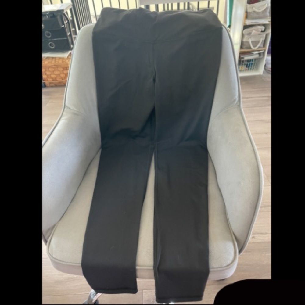 Victoria Sport spandex leggings. Size M.
